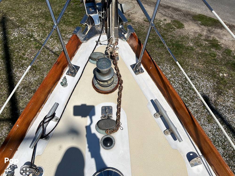 Slide: The Image of Hinckley Yachts Bermuda 40 Mark III Yawl 1974 - 104