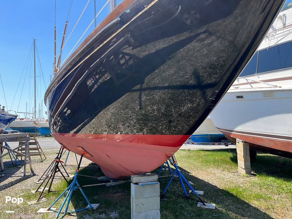 Slide: The Image of Hinckley Yachts Bermuda 40 Mark III Yawl 1974 - 12