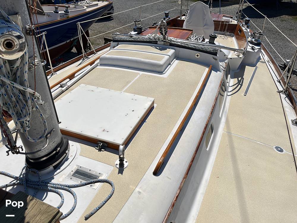 Slide: The Image of Hinckley Yachts Bermuda 40 Mark III Yawl 1974 - 124