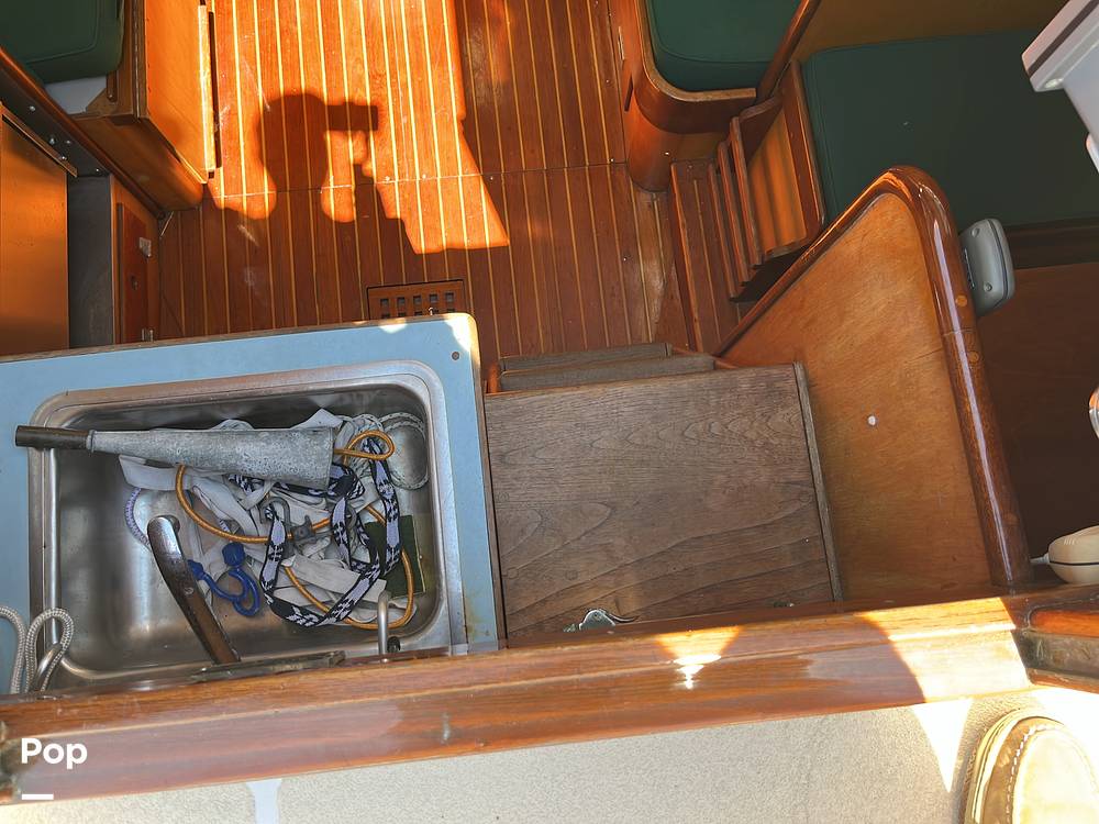 Slide: The Image of Hinckley Yachts Bermuda 40 Mark III Yawl 1974 - 128