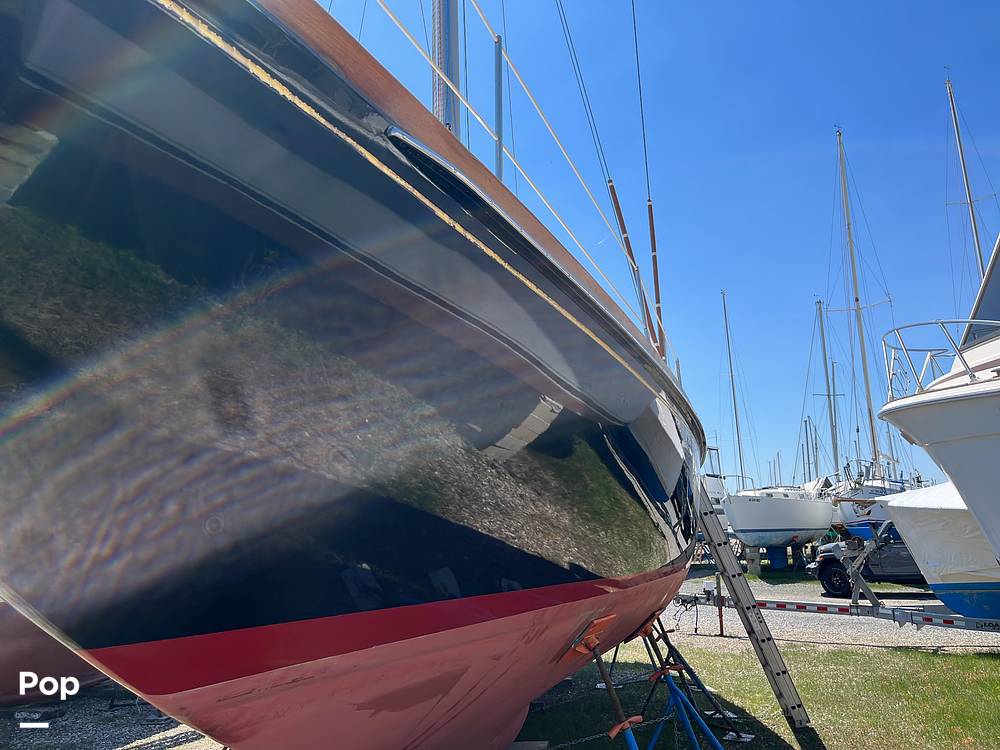 Slide: The Image of Hinckley Yachts Bermuda 40 Mark III Yawl 1974 - 13
