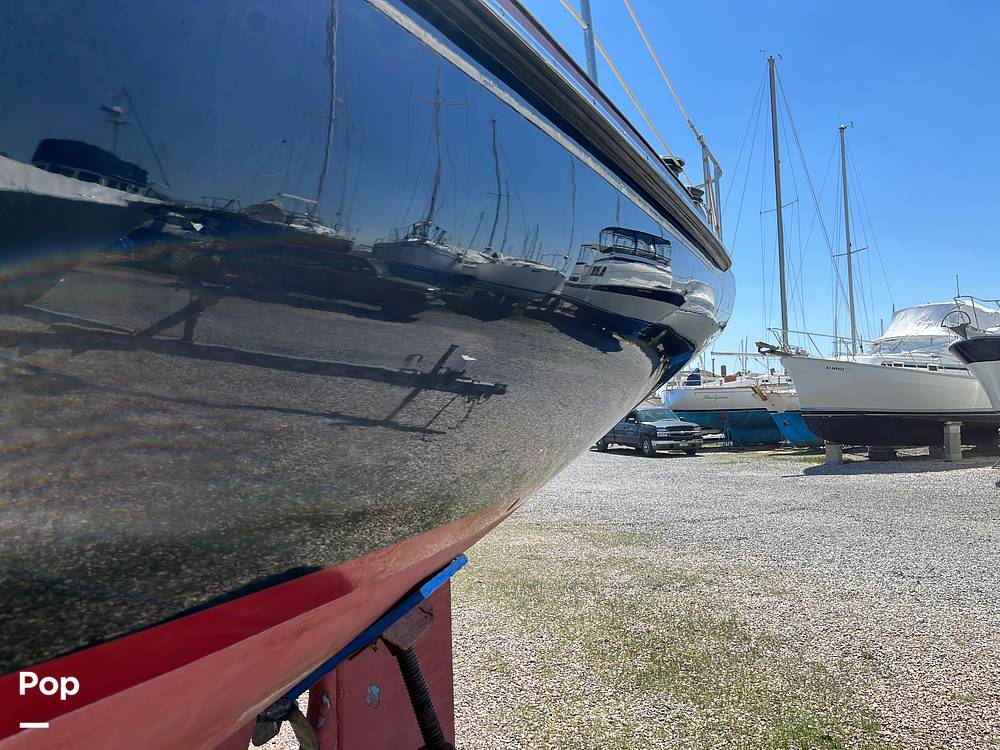 Slide: The Image of Hinckley Yachts Bermuda 40 Mark III Yawl 1974 - 15