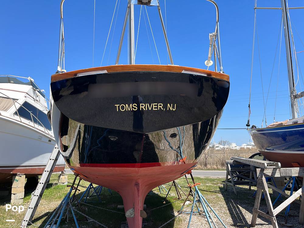 Slide: The Image of Hinckley Yachts Bermuda 40 Mark III Yawl 1974 - 17