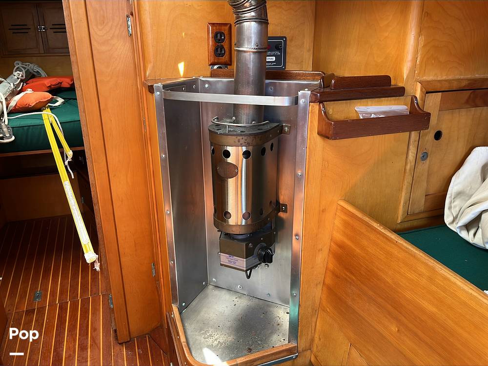 Slide: The Image of Hinckley Yachts Bermuda 40 Mark III Yawl 1974 - 3
