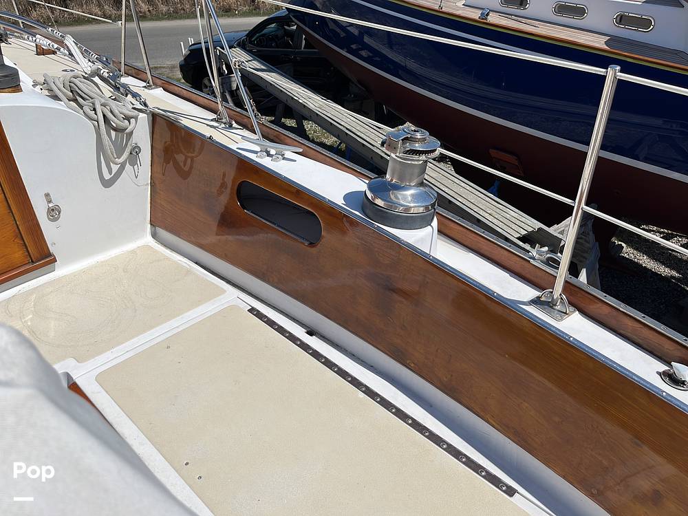 Slide: The Image of Hinckley Yachts Bermuda 40 Mark III Yawl 1974 - 65