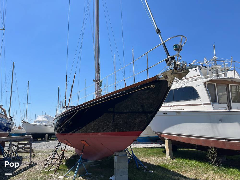 Slide: The Image of Hinckley Yachts Bermuda 40 Mark III Yawl 1974 - 8