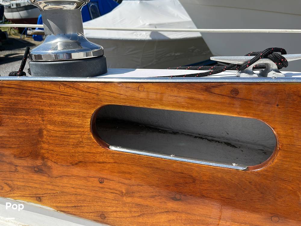 Slide: The Image of Hinckley Yachts Bermuda 40 Mark III Yawl 1974 - 88