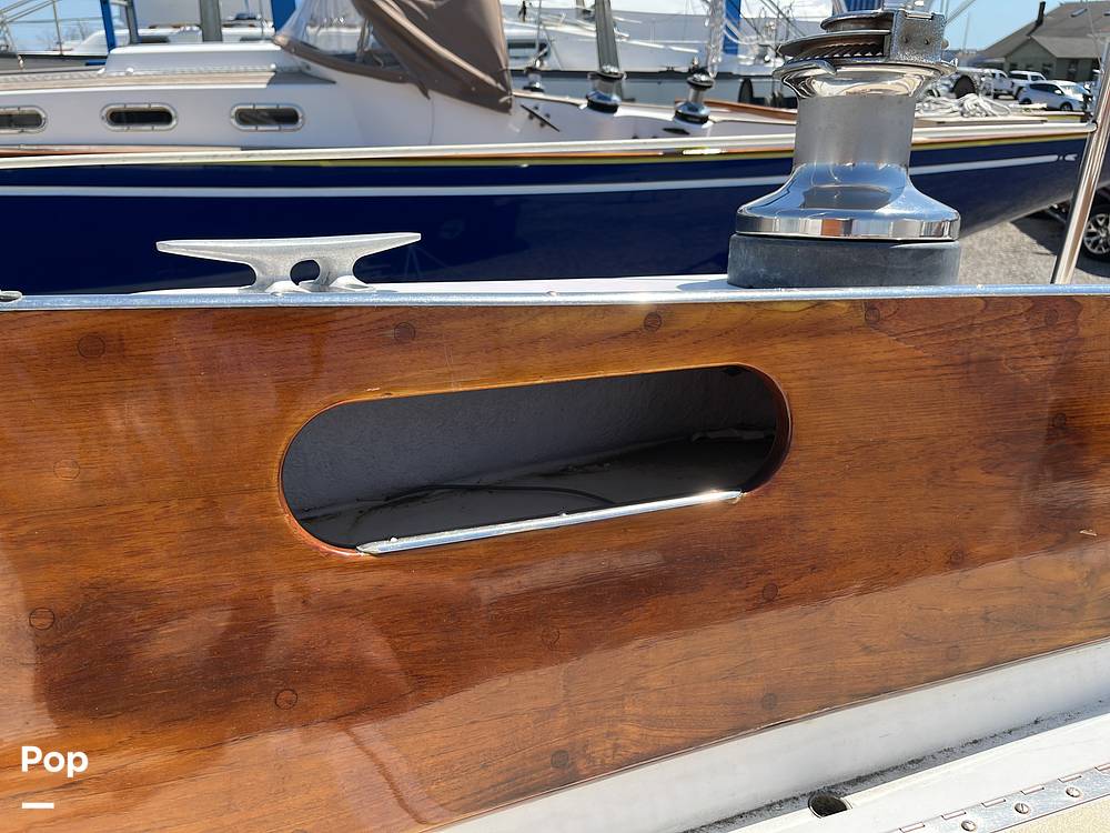Slide: The Image of Hinckley Yachts Bermuda 40 Mark III Yawl 1974 - 91
