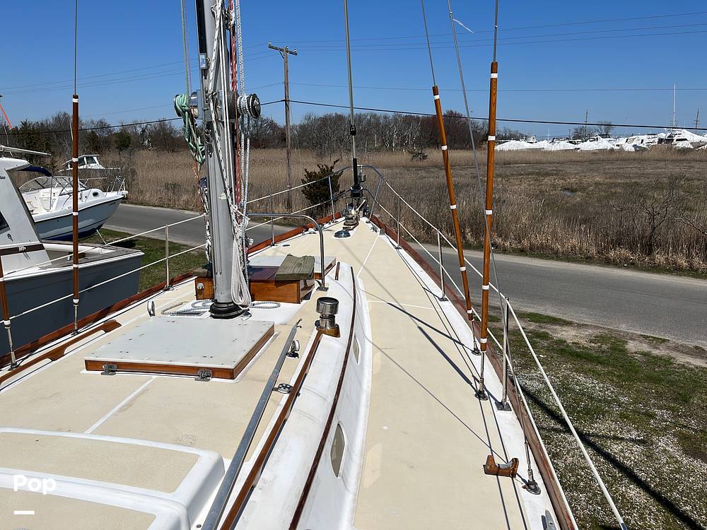 Slide: The Image of Hinckley Yachts Bermuda 40 Mark III Yawl 1974 - 99