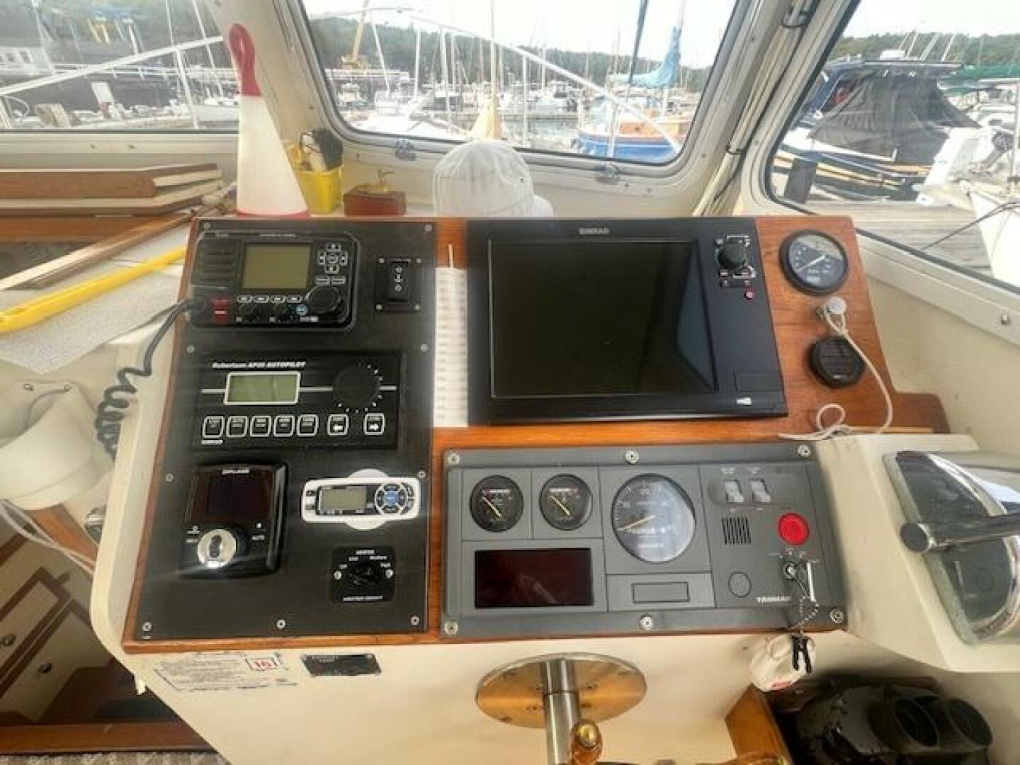 Slide: The Image of Hinckley Yachts Lobster Style Cruiser With Flybridge 1989 - 5175085