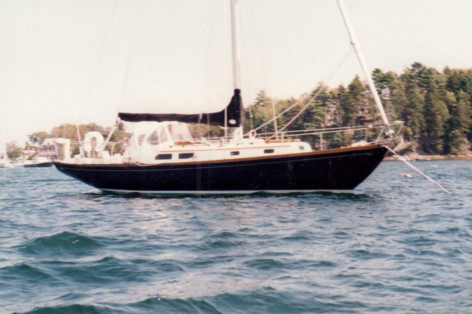 Slide: The Image of Hinckley Yachts Pilot 35 Sloop (Hull #100) 1967 - 5141336