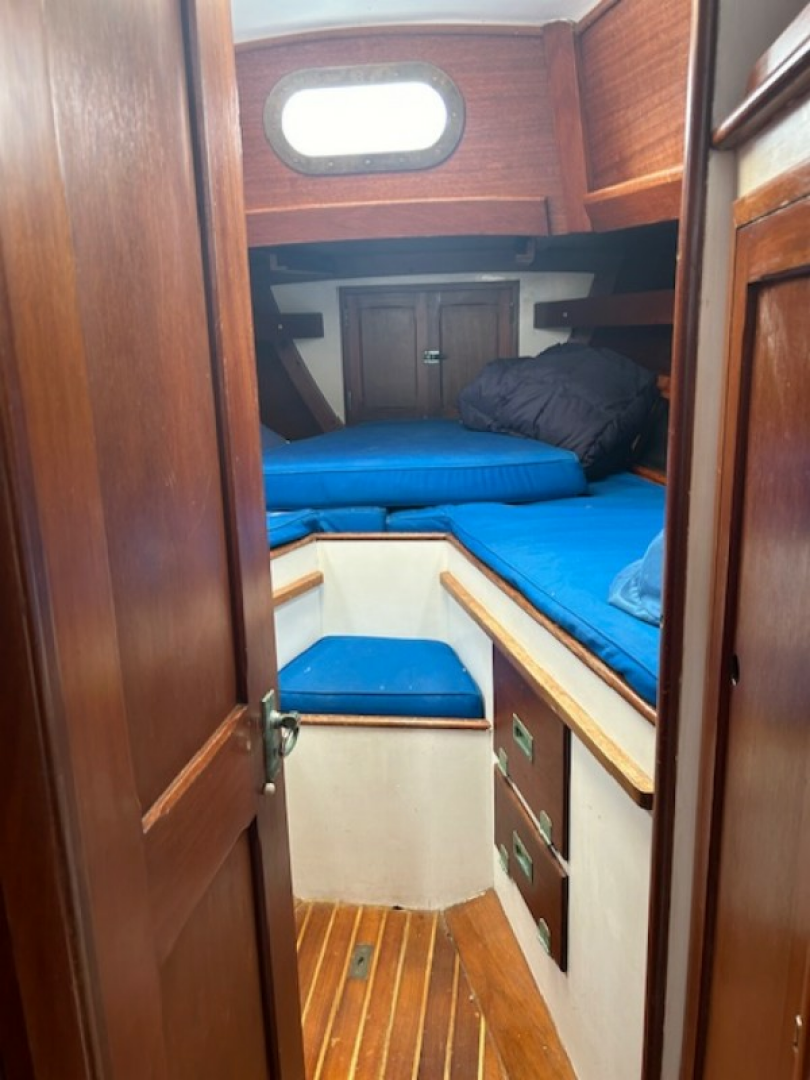 Slide: The Image of Used Sail Monohull for sale 1965 HINKLEY YACHTS Pilot Yawl 35 - BEAM REACH - 5302273