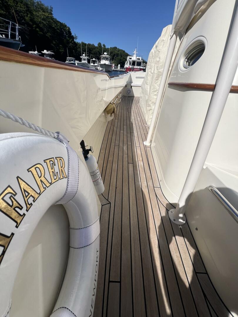 Slide: The Image of Hinckley Yachts Talaria 29C 2002 - 5204778