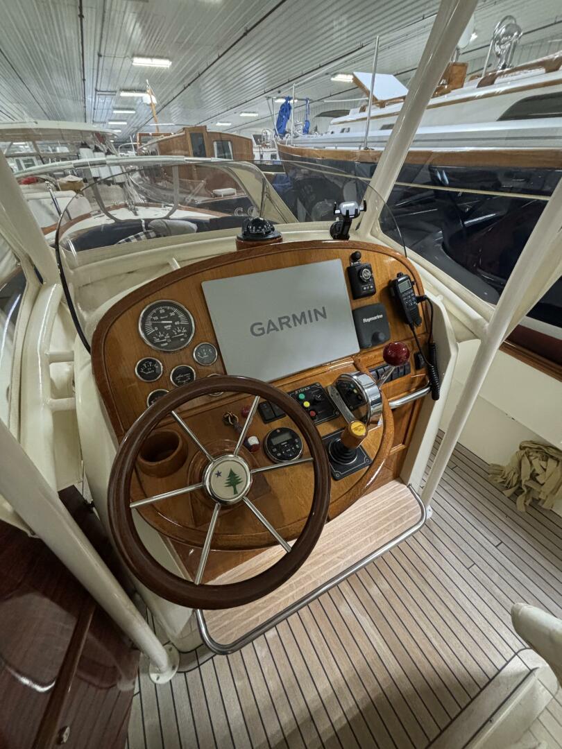 Slide: The Image of Hinckley Yachts Talaria 29C 2002 - 5204589