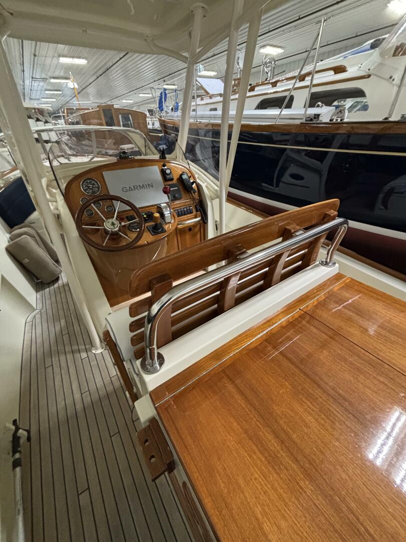 Slide: The Image of Hinckley Yachts Talaria 29C 2002 - 5204592