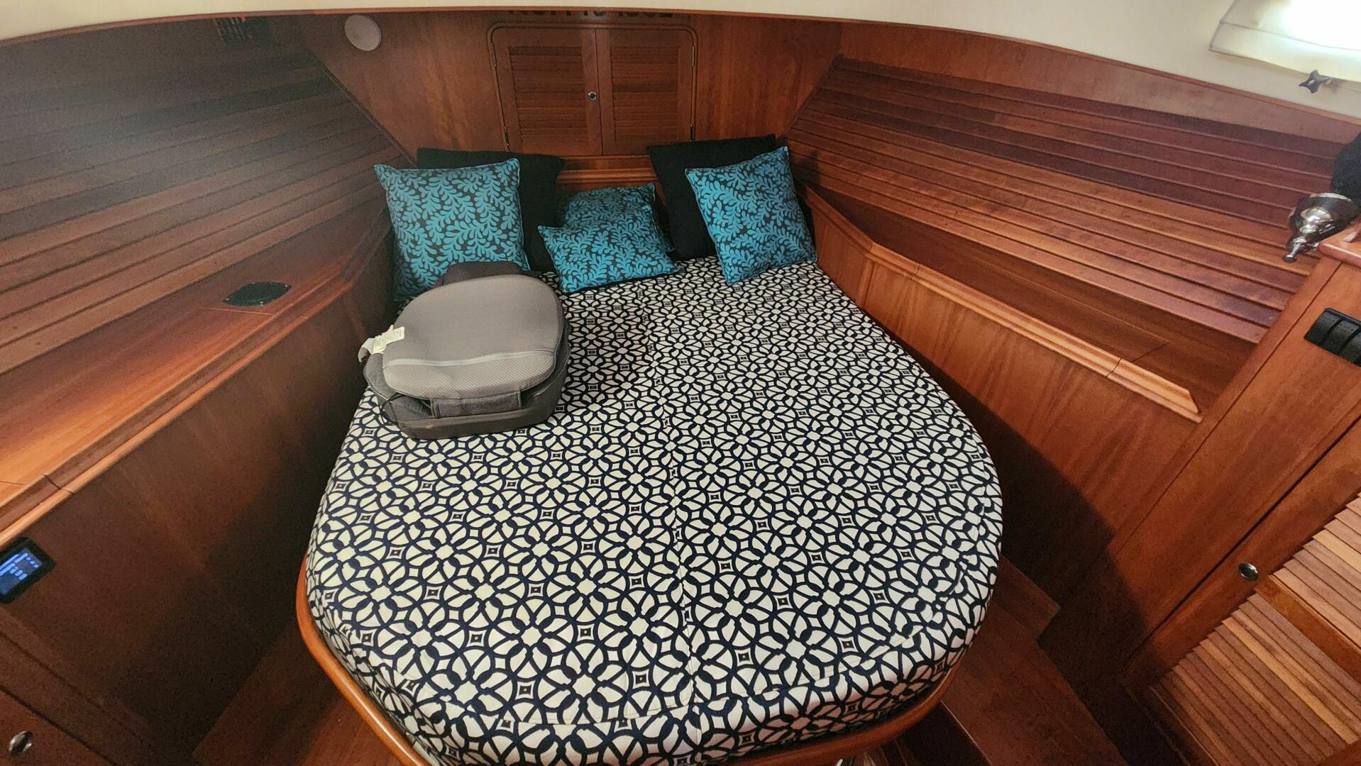 Slide: The Image of Hinckley Yachts Talaria 44 Flybridge 2002 - 13