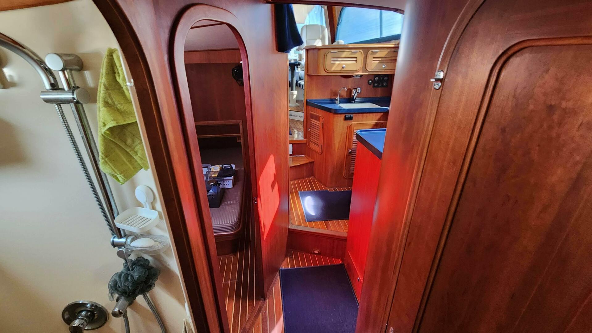 Slide: The Image of Hinckley Yachts Talaria 44 Flybridge 2002 - 18
