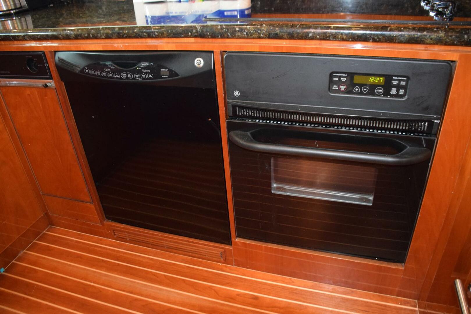 Slide: The Image of Oven, Dishwasher, Trash Compactor   - 19