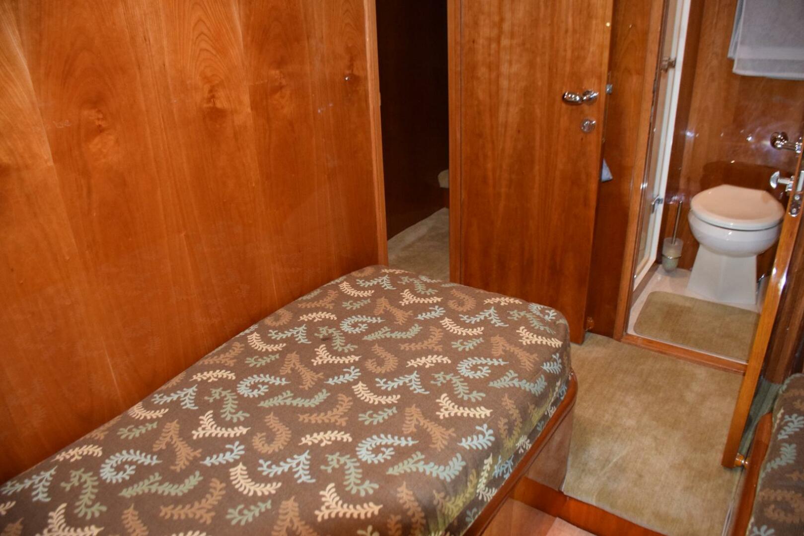 Slide: The Image of Guest Twin Stateroom - and Head Entry   - 39