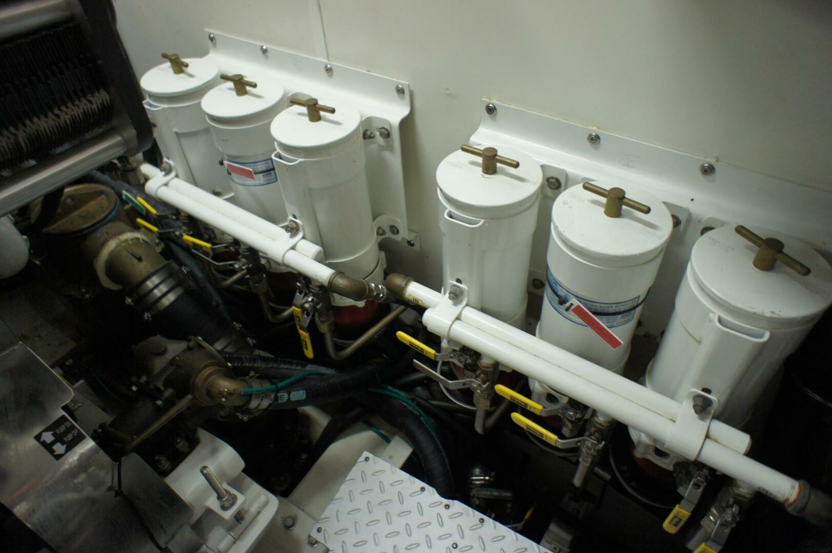 Slide: The Image of Primary Fuel Filters   - 80