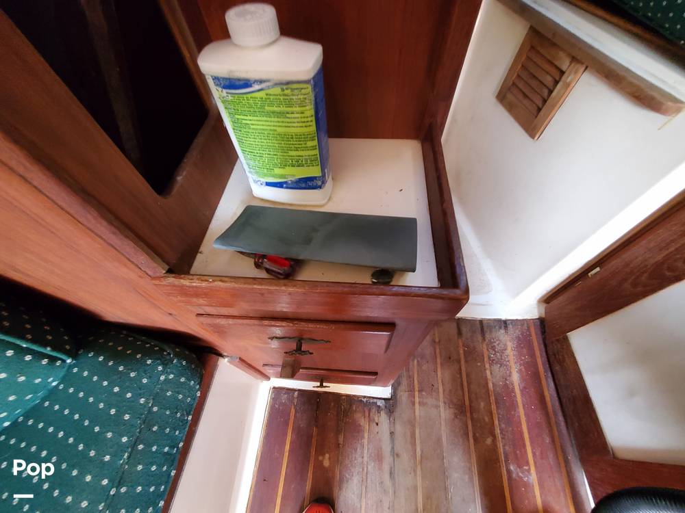 Slide: The Image of V Berth Step - 128