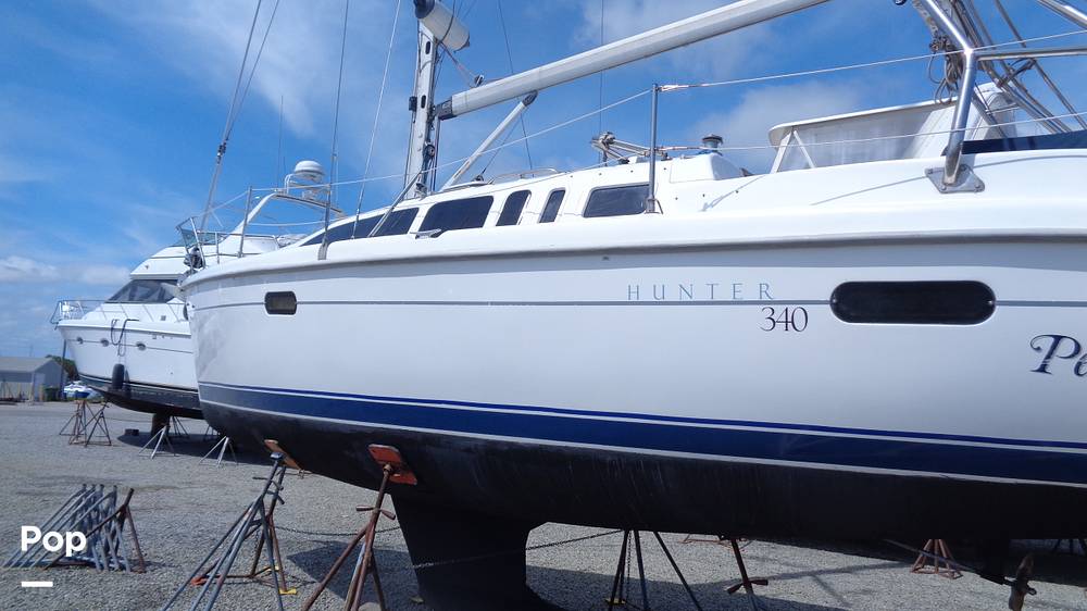 Slide: The Image of Hunter 340 2000 - 6