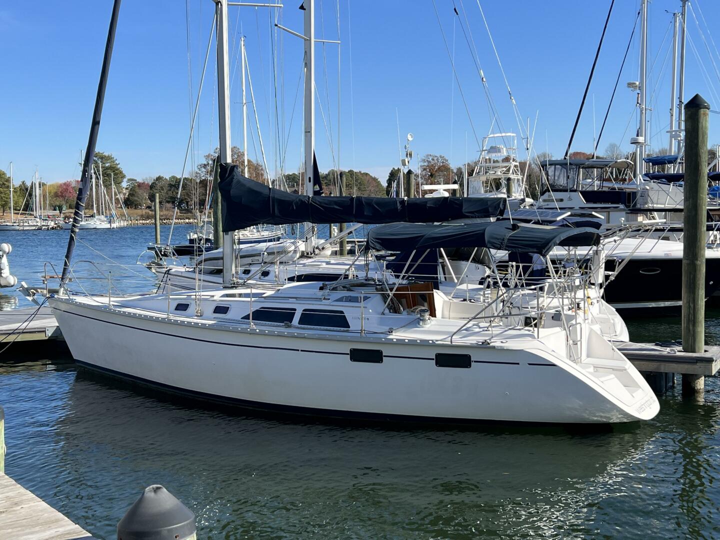 Slide: The Image of Hunter 35.5 Legend 1990 - 4889523