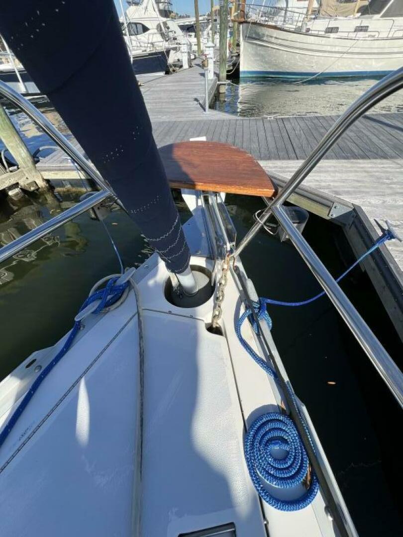 Slide: The Image of Hunter 35.5 Legend 1990 - 4936036