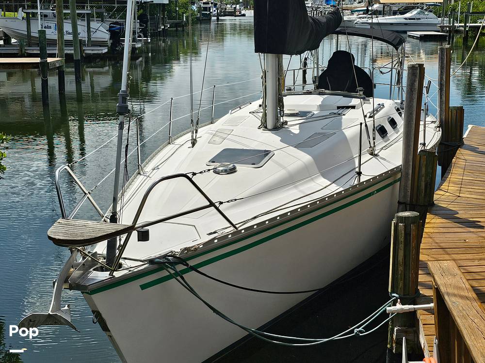Slide: The Image of Hunter 35 Legend 1987 - 0