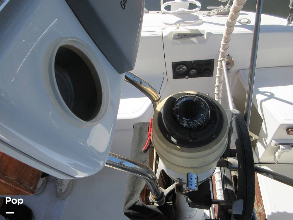 Slide: The Image of Hunter 35 Legend 1987 - 12