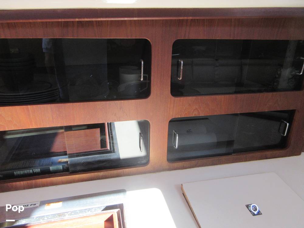 Slide: The Image of Hunter 35 Legend 1987 - 30