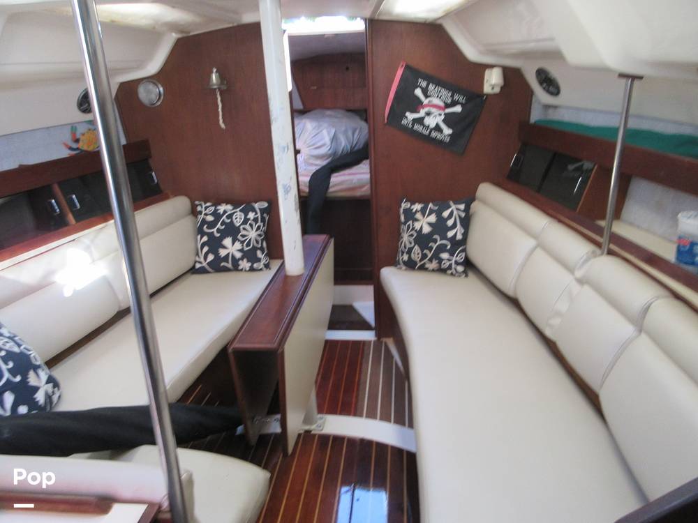 Slide: The Image of Hunter 35 Legend 1987 - 32