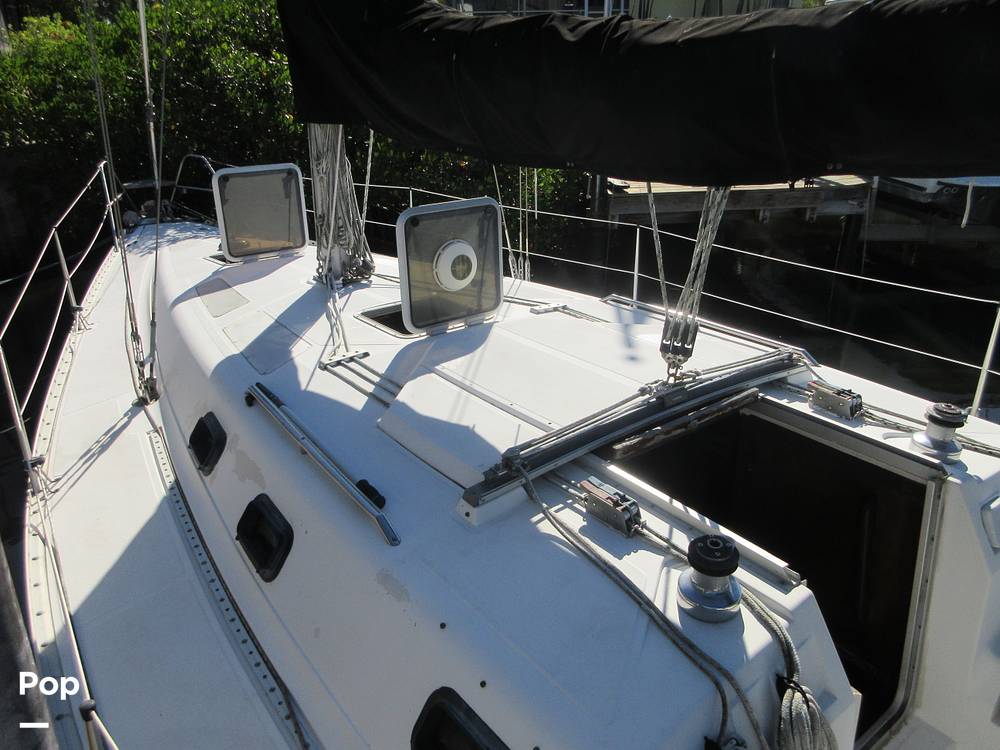 Slide: The Image of Hunter 35 Legend 1987 - 4
