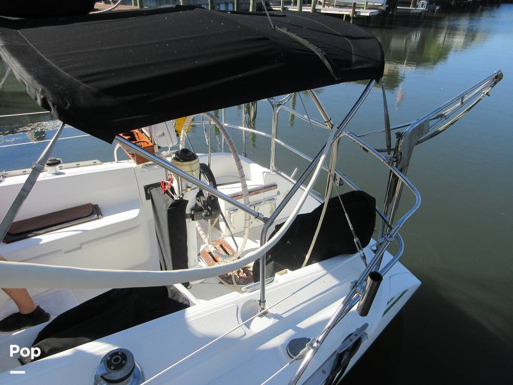 Slide: The Image of Hunter 35 Legend 1987 - 76
