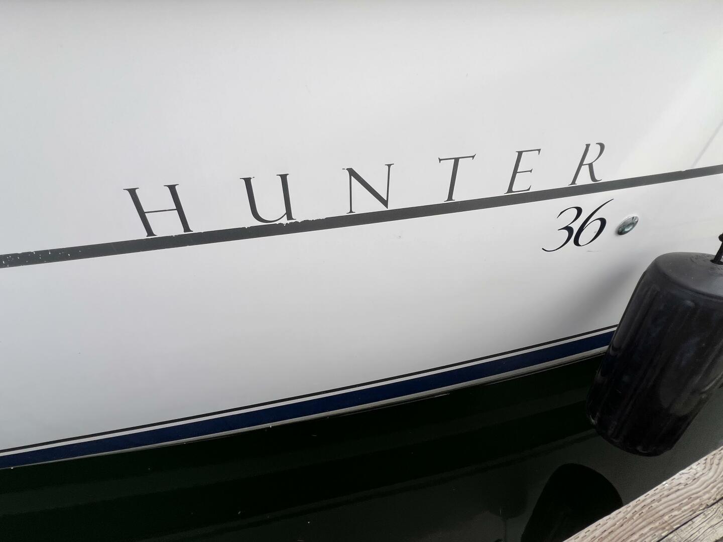 Slide: The Image of Midship 2006 Hunter 36 - 4933543