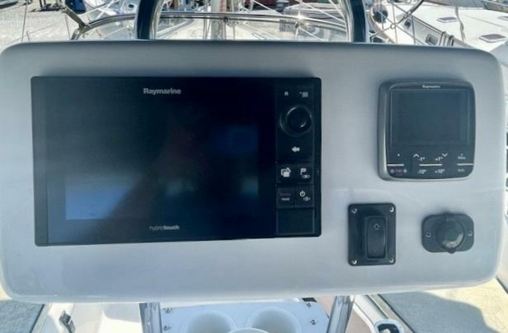 Slide: The Image of Hunter 420 2003 - 5336887