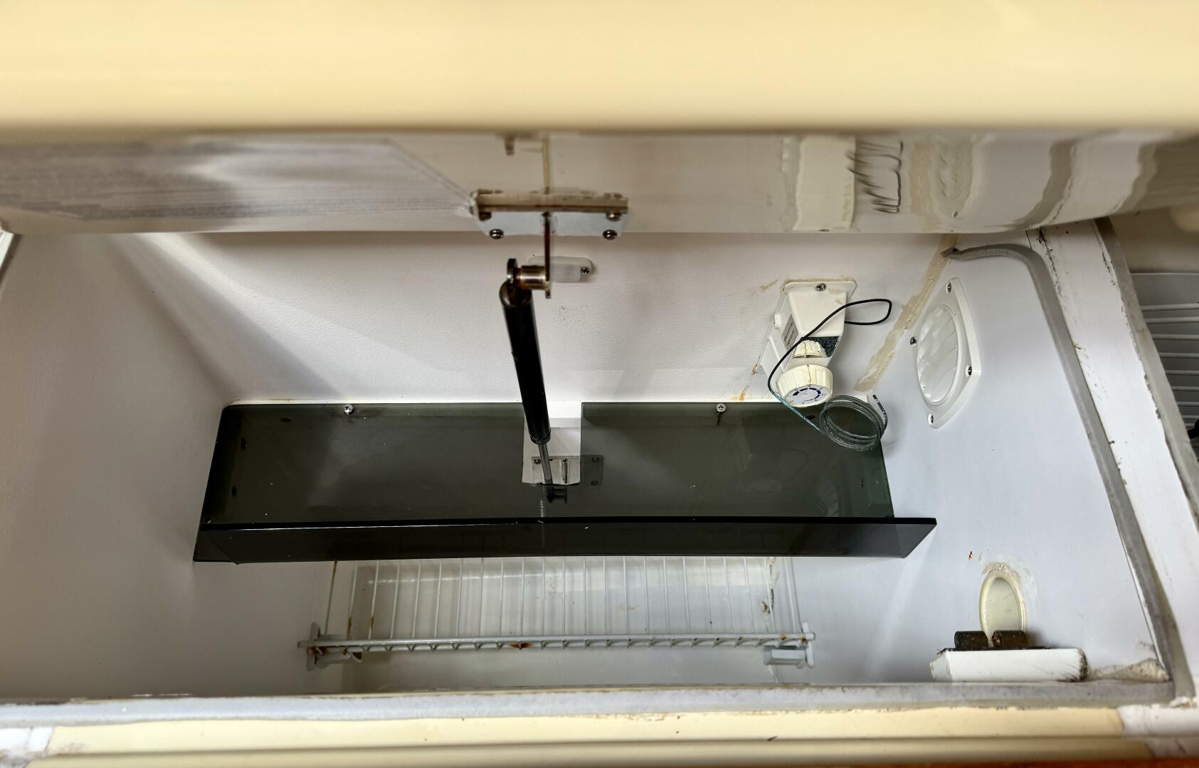 Slide: The Image of Hunter 420 2003 - 5336898