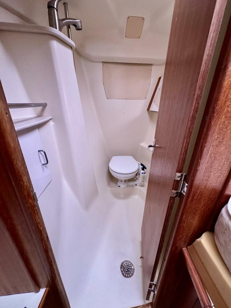 Slide: The Image of Hunter 420 2003 - 5336903