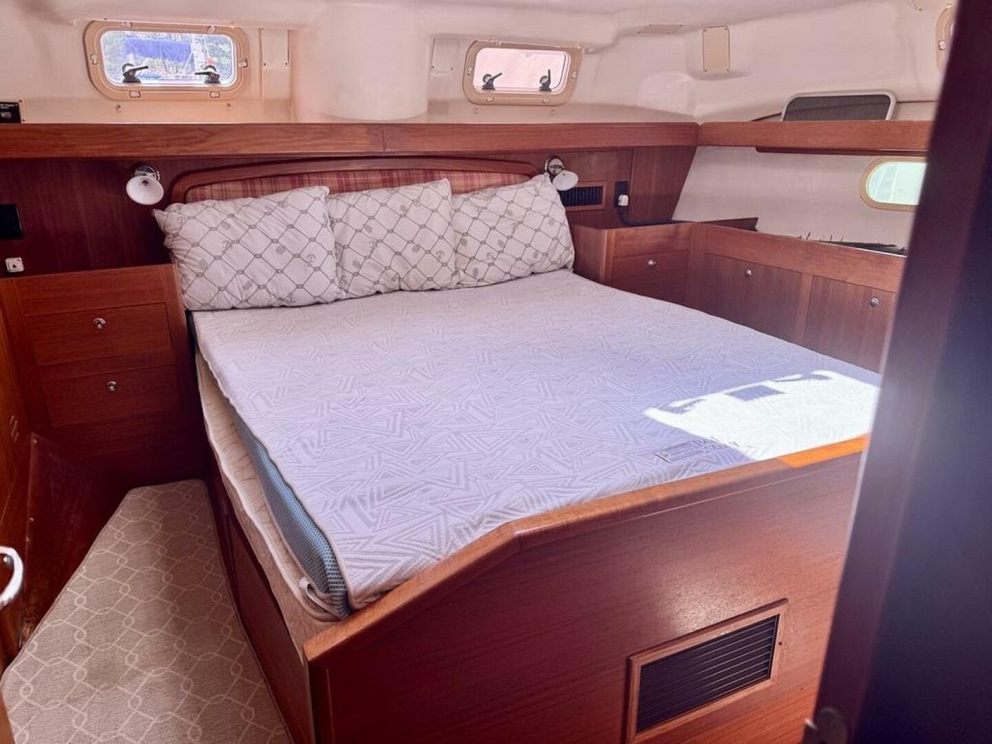 Slide: The Image of Hunter 420 2003 - 5336923