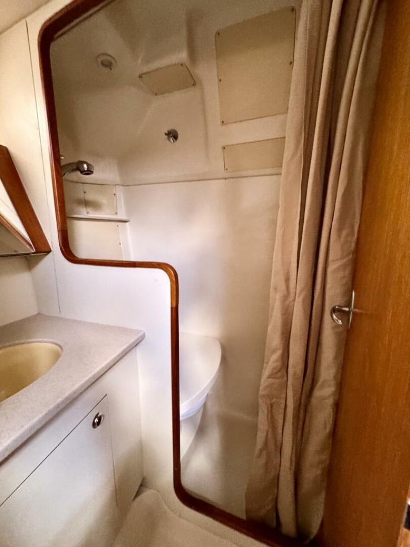 Slide: The Image of Hunter 420 2003 - 5336926