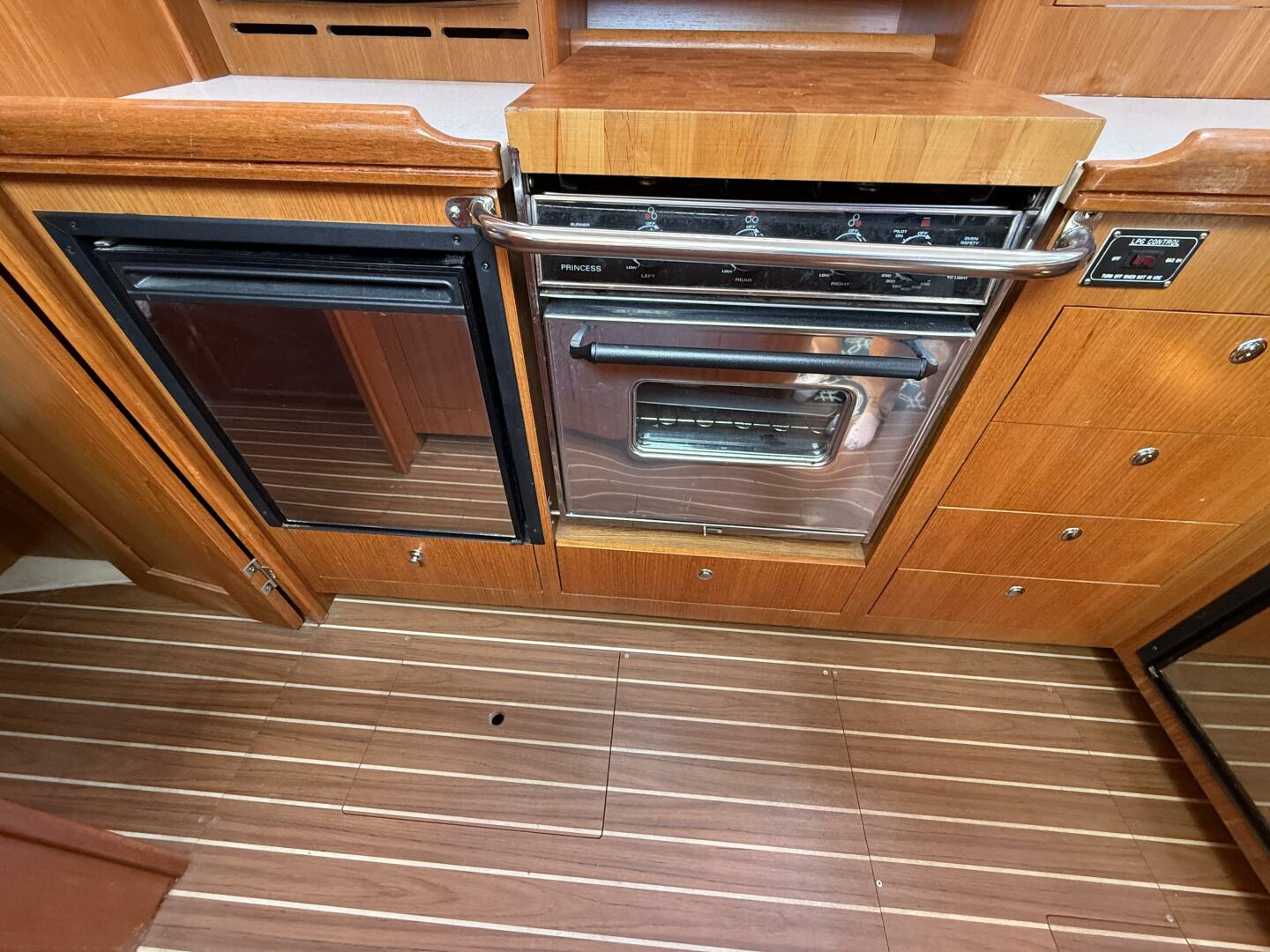 Slide: The Image of Hunter 46LE 2005 - 5366408