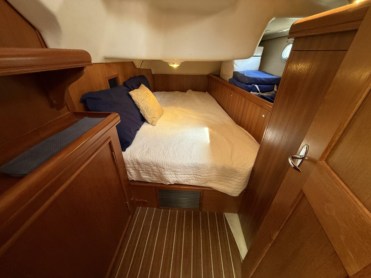 Slide: The Image of Hunter 46LE 2005 - 5366411