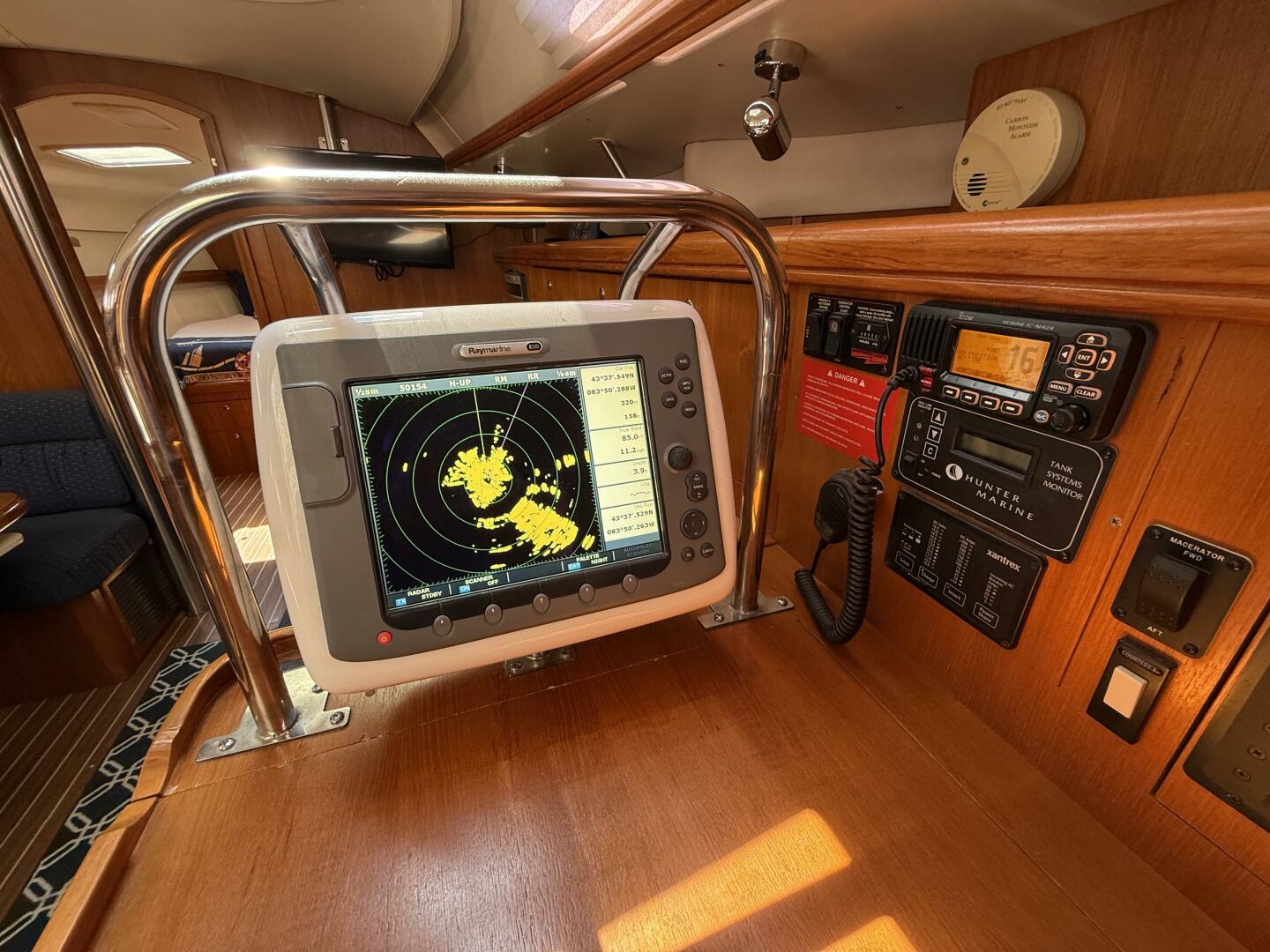 Slide: The Image of Hunter 46LE 2005 - 5366423