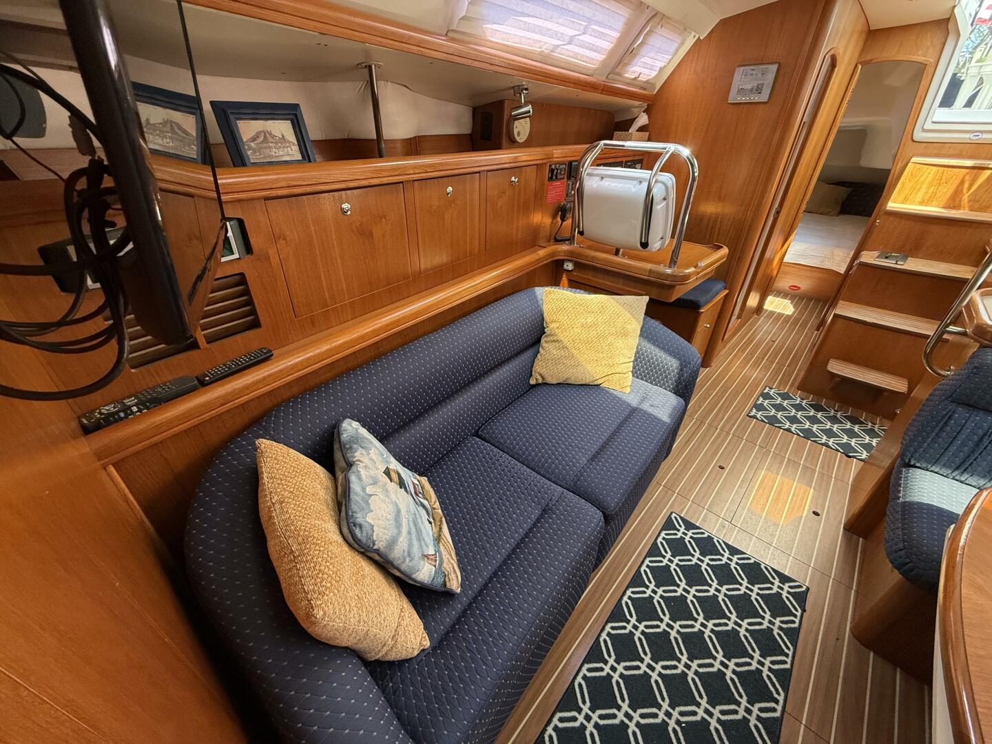 Slide: The Image of Hunter 46LE 2005 - 5366425