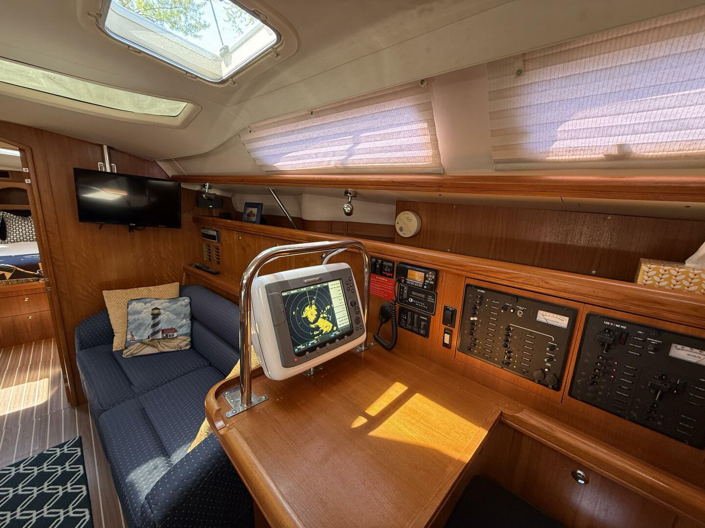 Slide: The Image of Hunter 46LE 2005 - 5366427