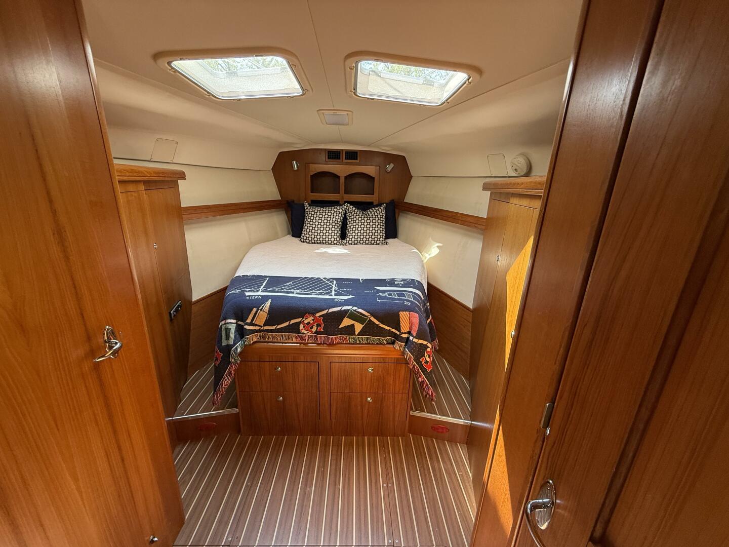 Slide: The Image of Hunter 46LE 2005 - 5366429