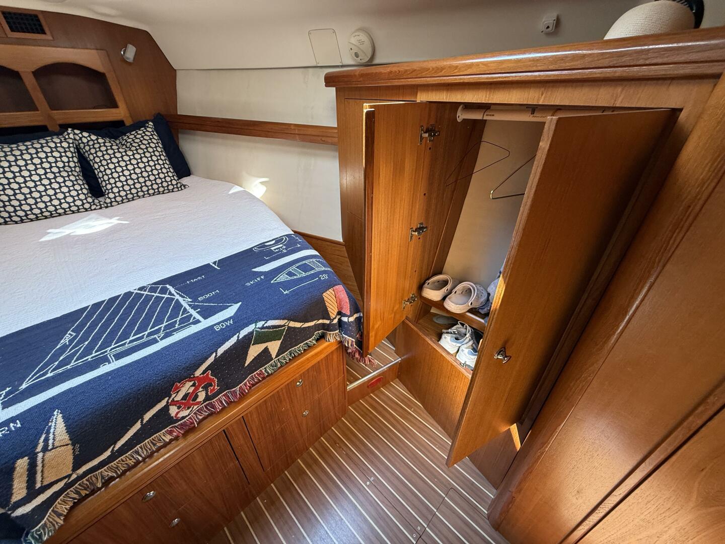 Slide: The Image of Hunter 46LE 2005 - 5366432