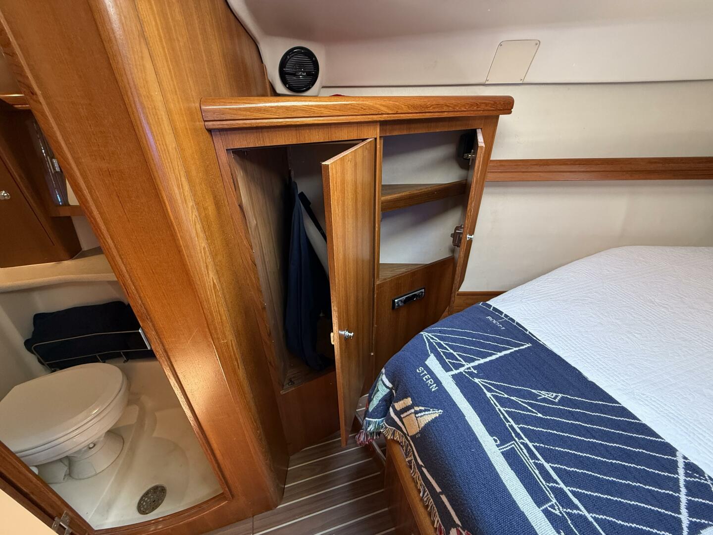 Slide: The Image of Hunter 46LE 2005 - 5366433