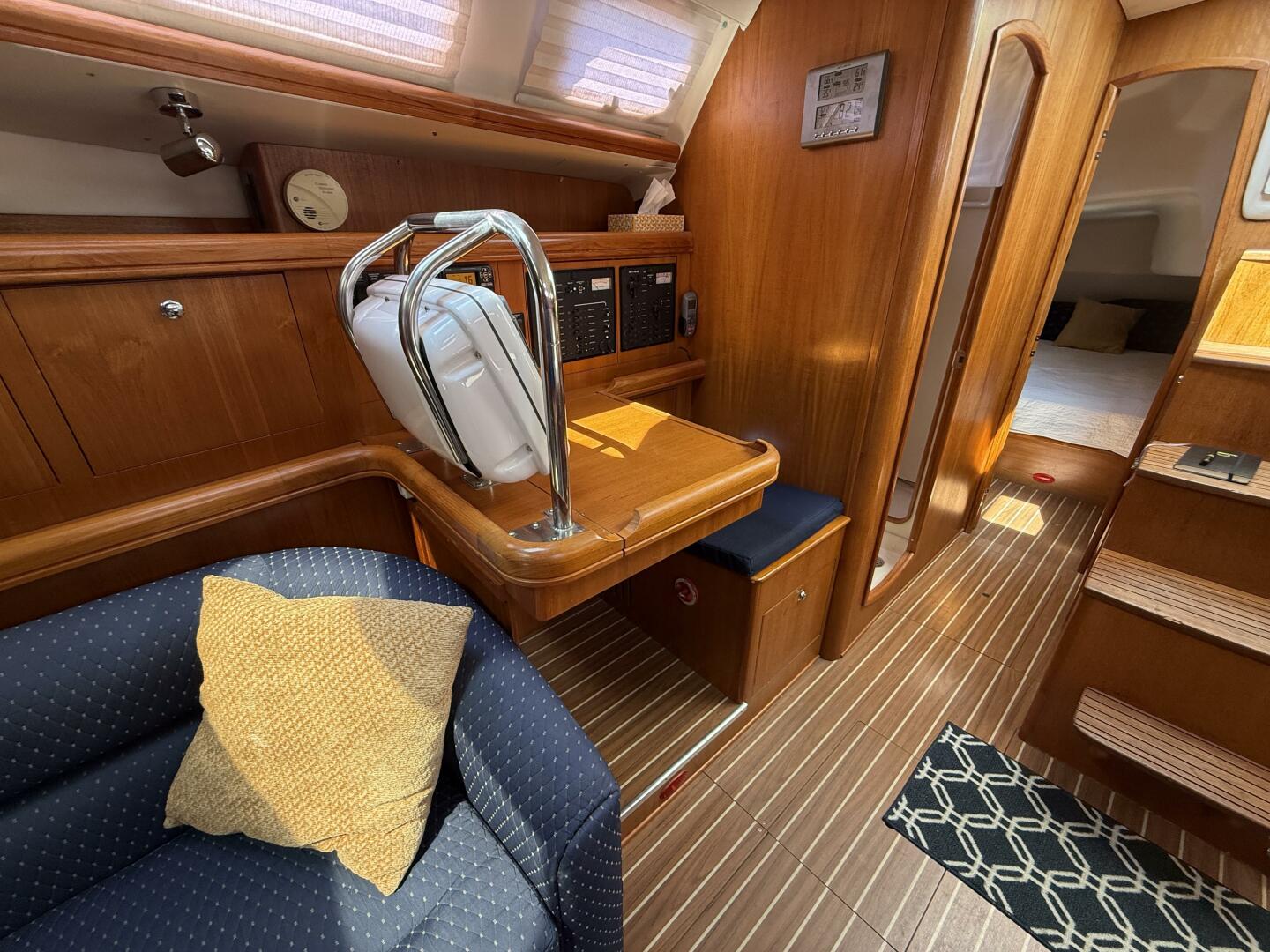 Slide: The Image of Hunter 46LE 2005 - 5366437