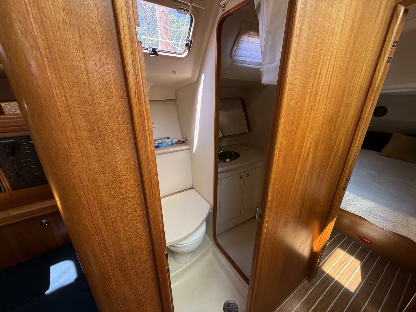 Slide: The Image of Hunter 46LE 2005 - 5366440